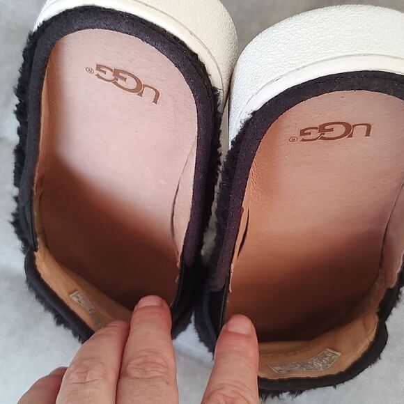 Ugg Womens Open Back Luci Slip On Leather Shoes Black Faux Fur Size 7 - Picture 2 of 7